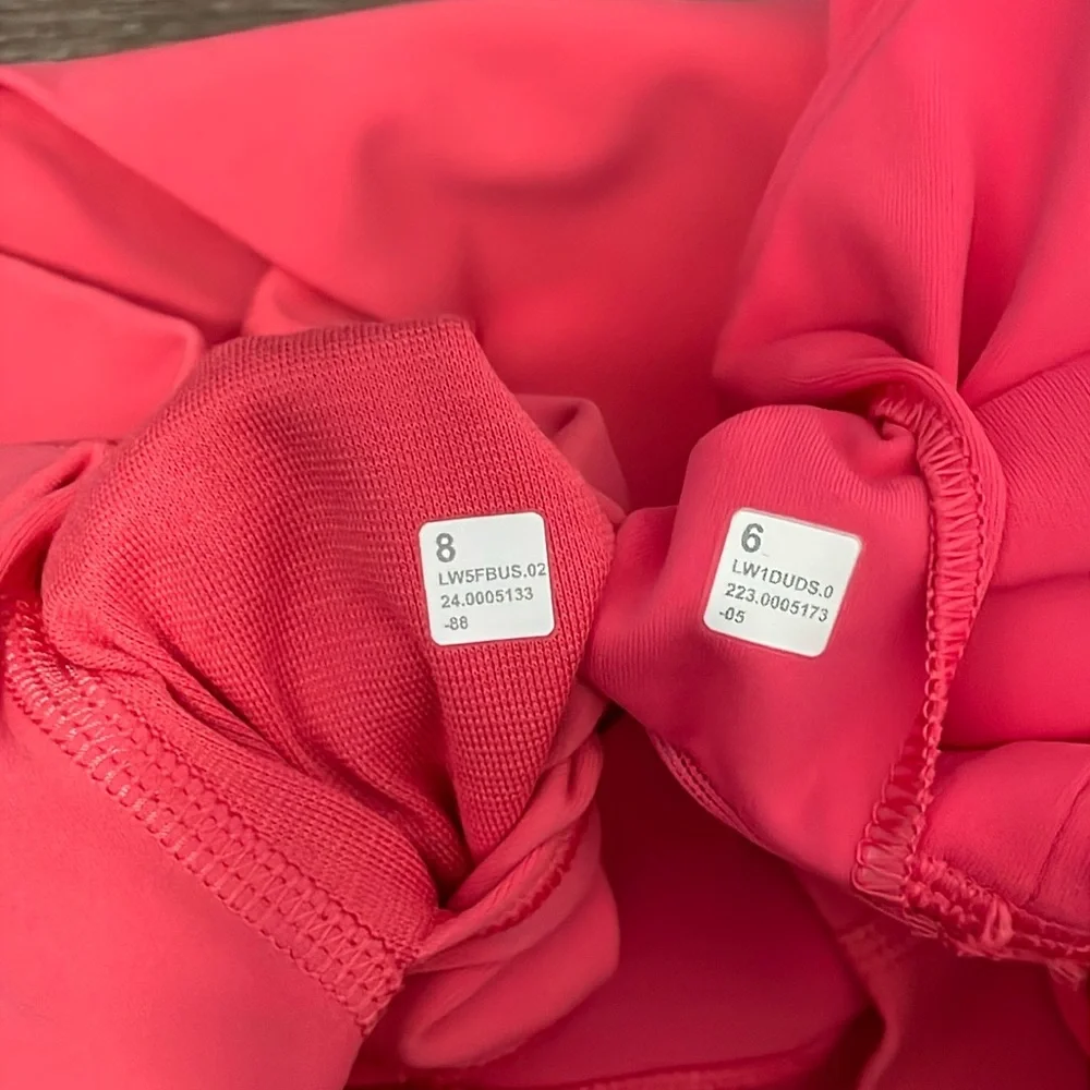 **SOLD** Like New Lululemon Align Set. Size Top 6/Bottom 8 - Picture 6 of 10